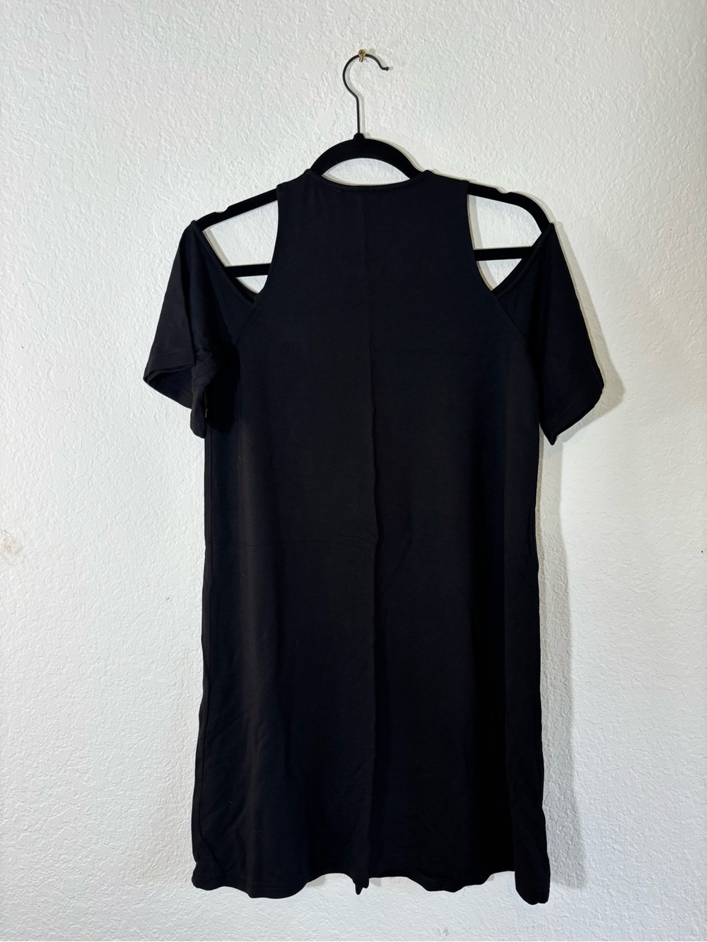 NWT Cupcakes And Cashmere Hyde Cold Shoulder Black Mini Dress Size XS - Picture 6 of 10